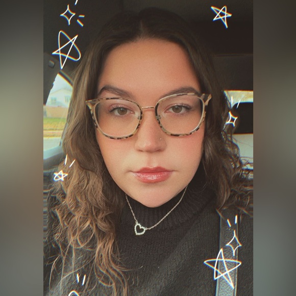 Meet your Posher, Amaya 💖 - Picture 1 of 3